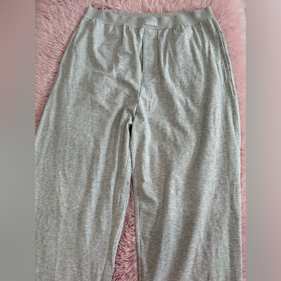NWT SKIMS BOYFRIEND LOOSE PANT - Picture 6 of 11